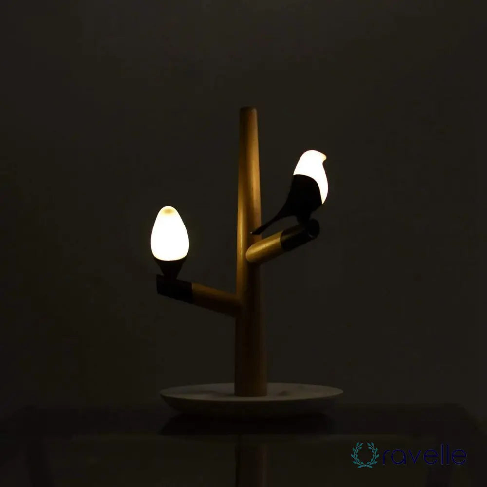 BIRDS - Moderne tafellamp met een speels en elegant ontwerp