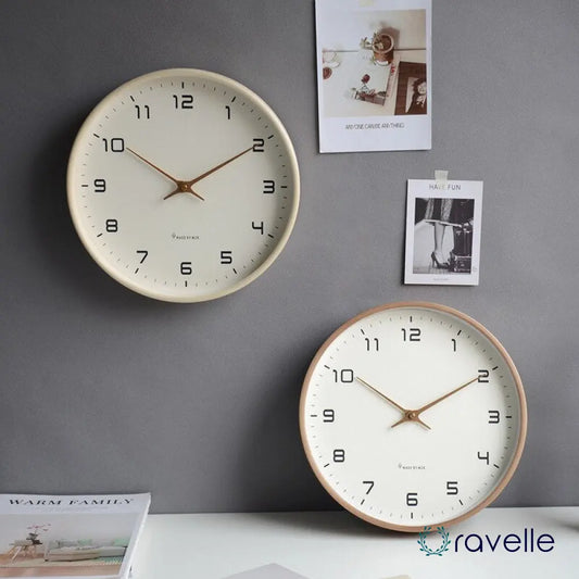 NordicTime - Houten wandklok met minimalistisch Scandinavisch design