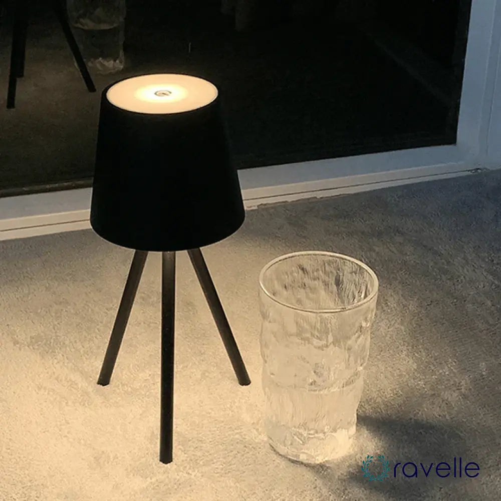 TRIPORA - Draagbare Tripod Tafellamp voor Een Moderne Look