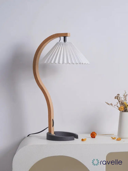 CAPRINA - Moderne Tafellamp voor Stijlvolle Binnenverlichting