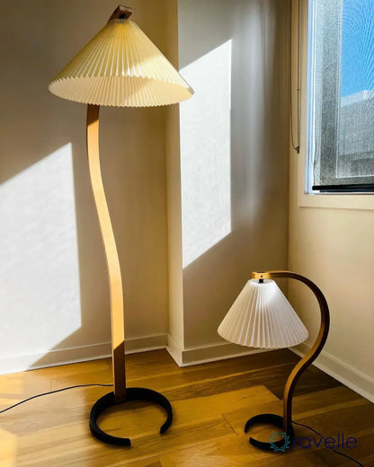 CAPRINA - Moderne Tafellamp voor Stijlvolle Binnenverlichting
