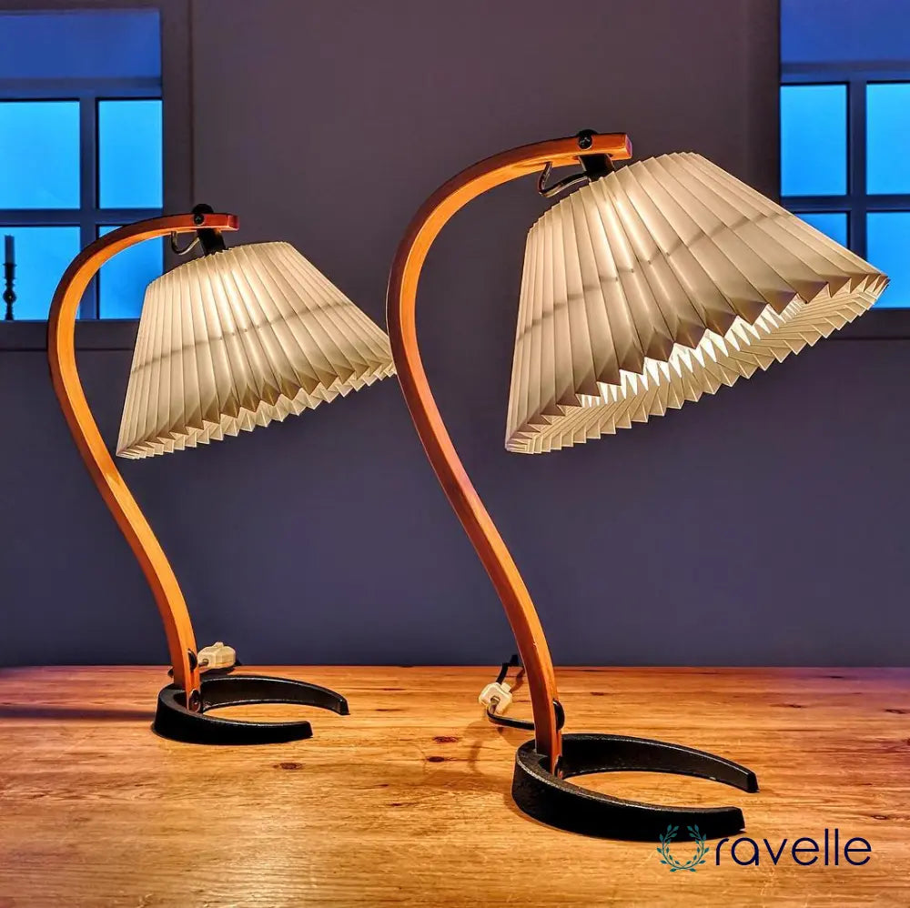 CAPRINA - Moderne Tafellamp voor Stijlvolle Binnenverlichting
